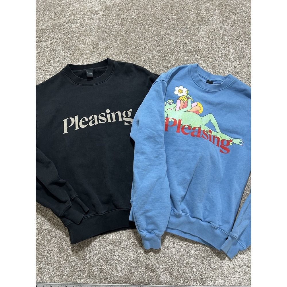 The Pleasing Set Of 2 Crewneck Sweatshirt Adult Size Small